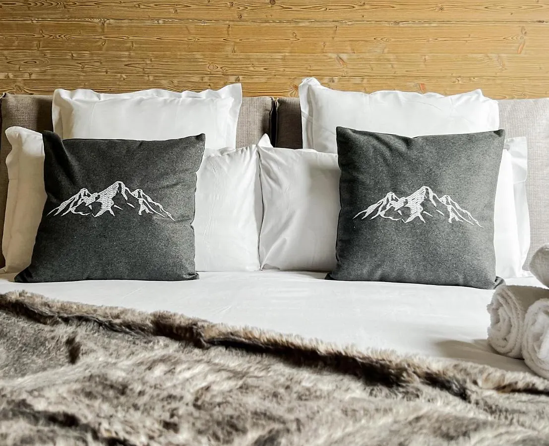 Stallion D15 Megeve 0*,